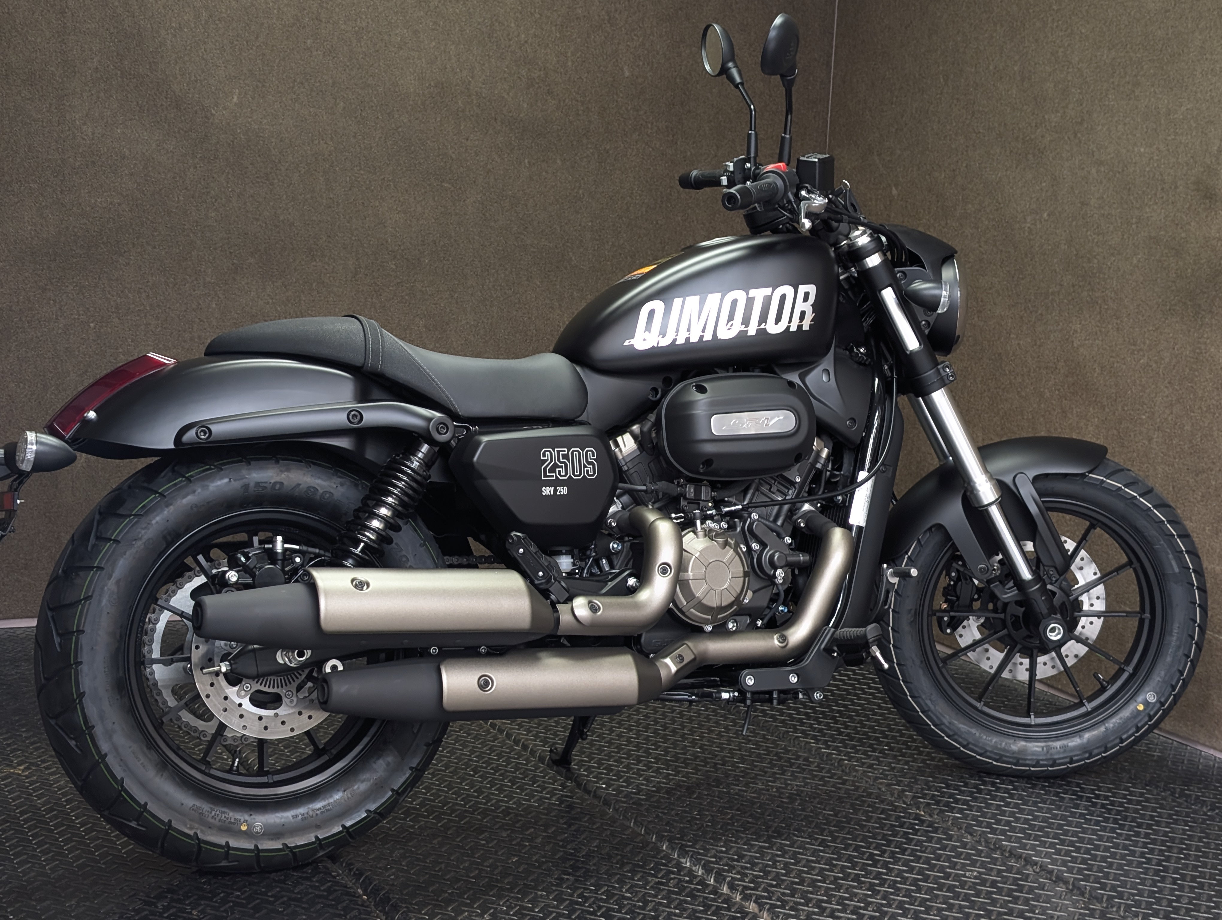 ラインナップ追加】 クラス唯一のV-TWIN! 鼓動感を楽しめるQJ Motor ラインナップ追加】 クラス唯一のV-TWIN! 鼓動感を楽しめるQJ Motor