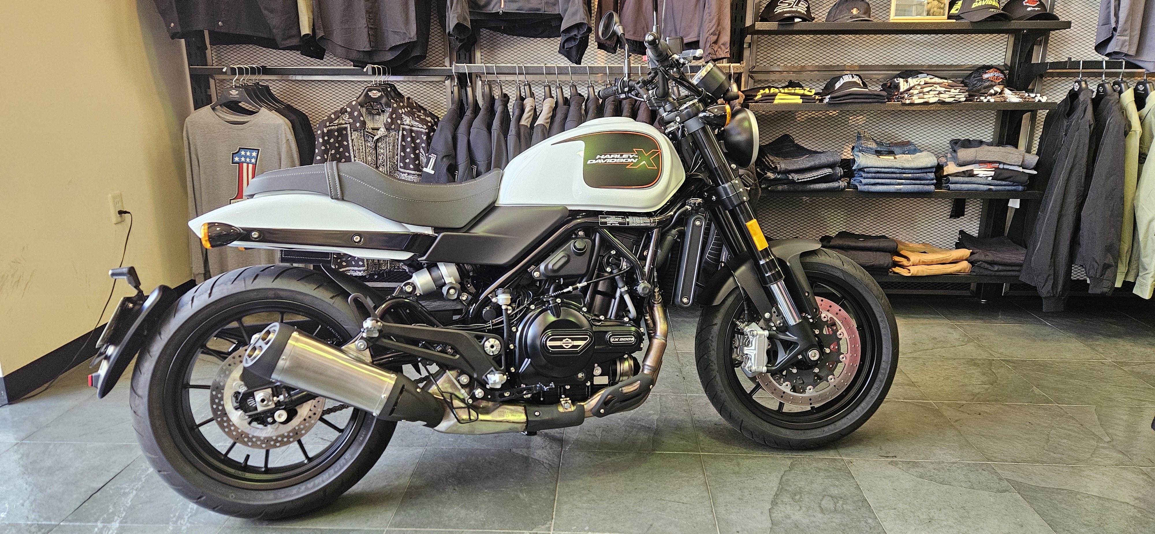 レンタル819H-D須磨 車両紹介 ☆X500☆ 軽快なミッドサイズスポーツ