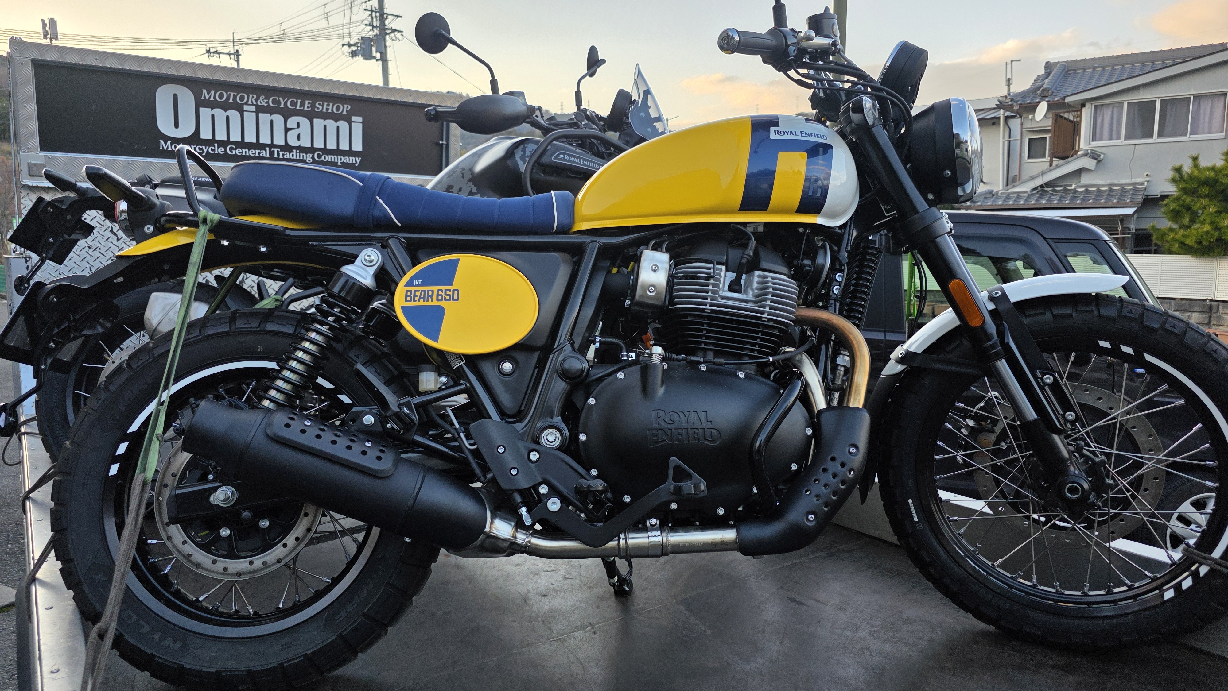 taka18英国製５０R バーバリー BRITTON モダンフィット #8 🛫🏍️ 【大阪】ロイヤルエンフィールド新型『BEAR 650